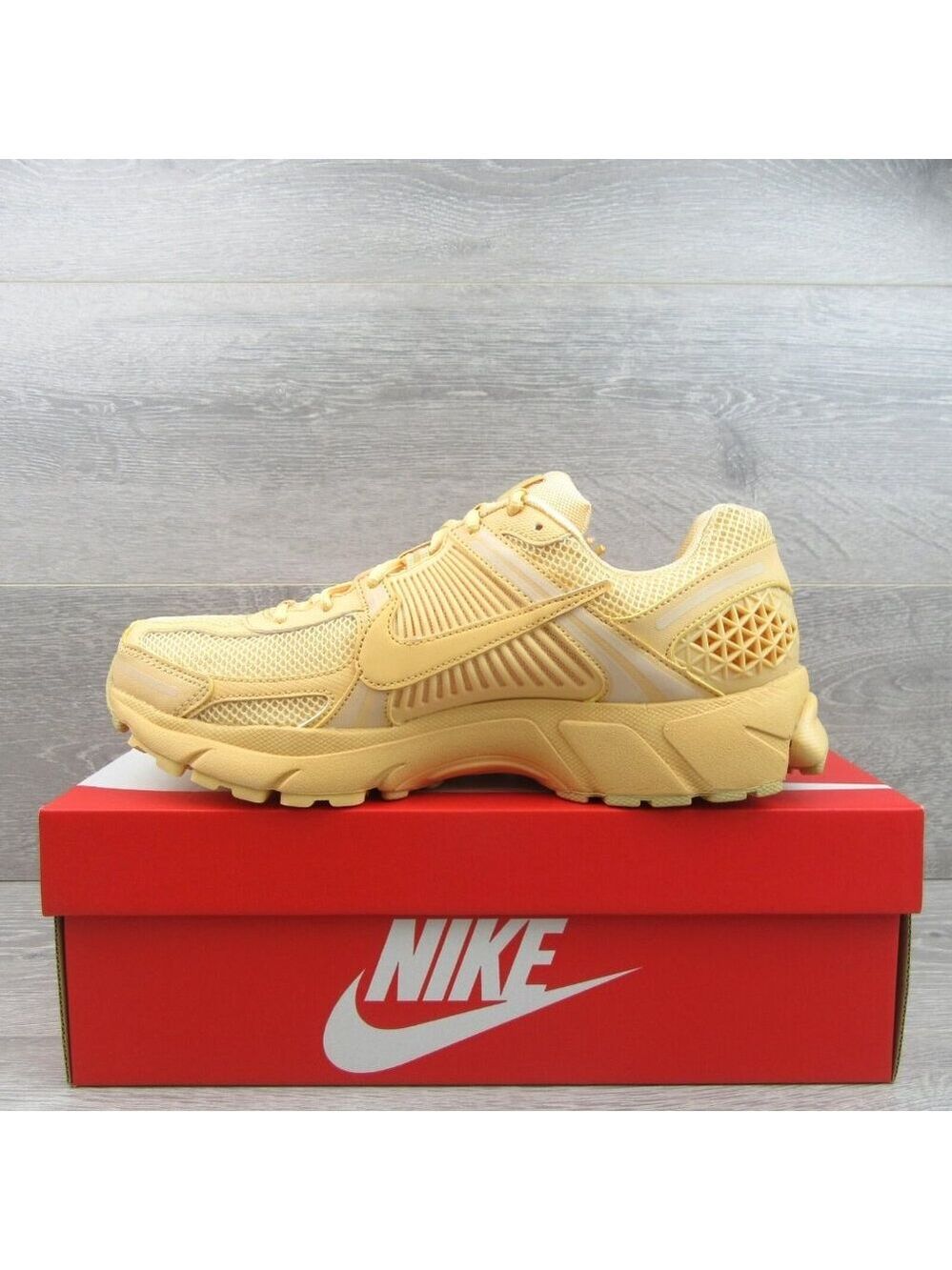 Nike Zoom Vomero 5 Athletic Shoes Men's Size 10 Celestial Gold NEW - Picture 3 of 16